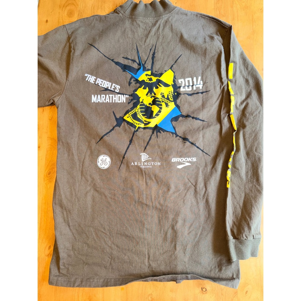 Marine Corps Marathon 2014 MCM Mock Neck Long Sleeve Shirt Brown Mens M 342 - Picture 5 of 6